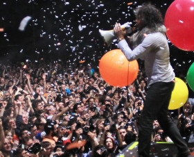 AUFTOUREN beim Primavera Festival: Wassernot