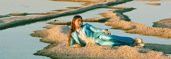 Weyes Blood - Front Row Seat To Earth